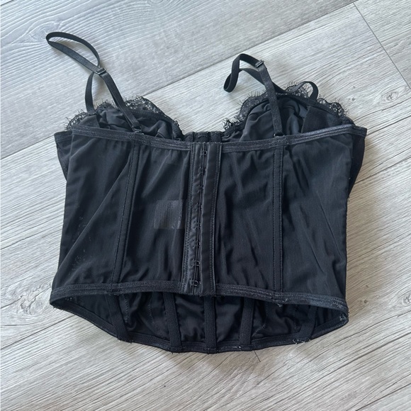 Lace crop top - Picture 2 of 3